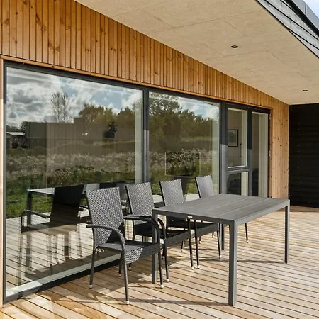 Harrieth - 300m From The Sea By Interhome Feriehus