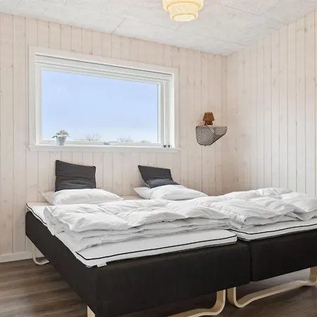 Harrieth - 300m From The Sea By Interhome Feriehus